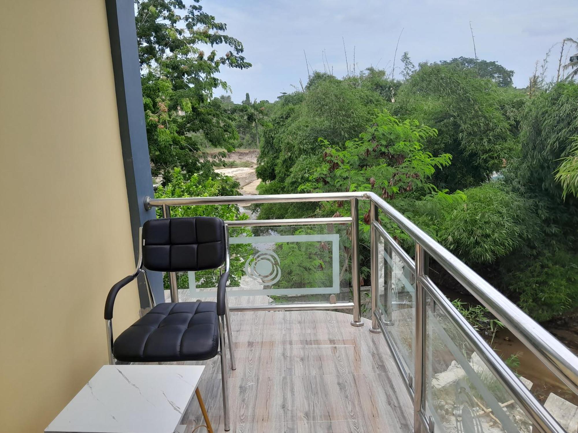 Valley Breeze Hotel Dar es Salaam Exteriör bild